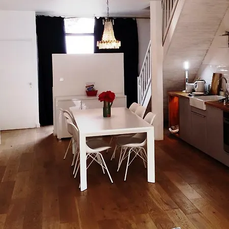 בית נופש Maison Piscine Tour Du Roy Uzès
